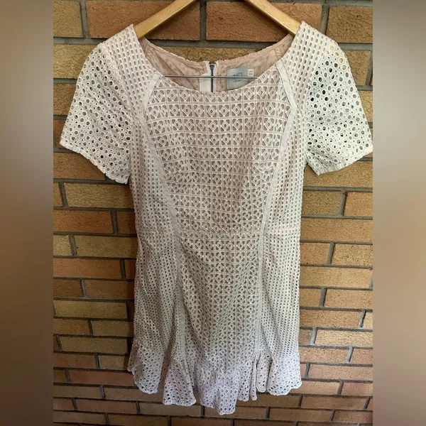Anthropologie HD in Paris Georgia Eyelet Dress Ruffle Hem White US Size 10 - Image 4