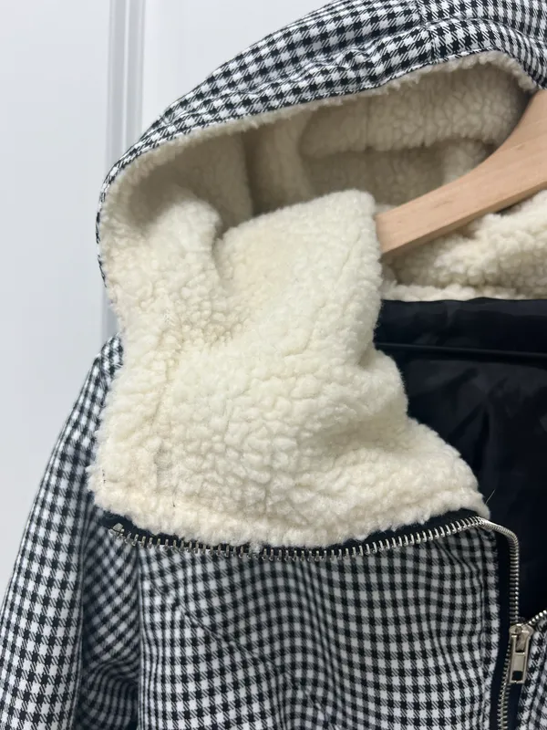 The Keir Puffer Jacket Black and White with Hood Size M/L - Image 12