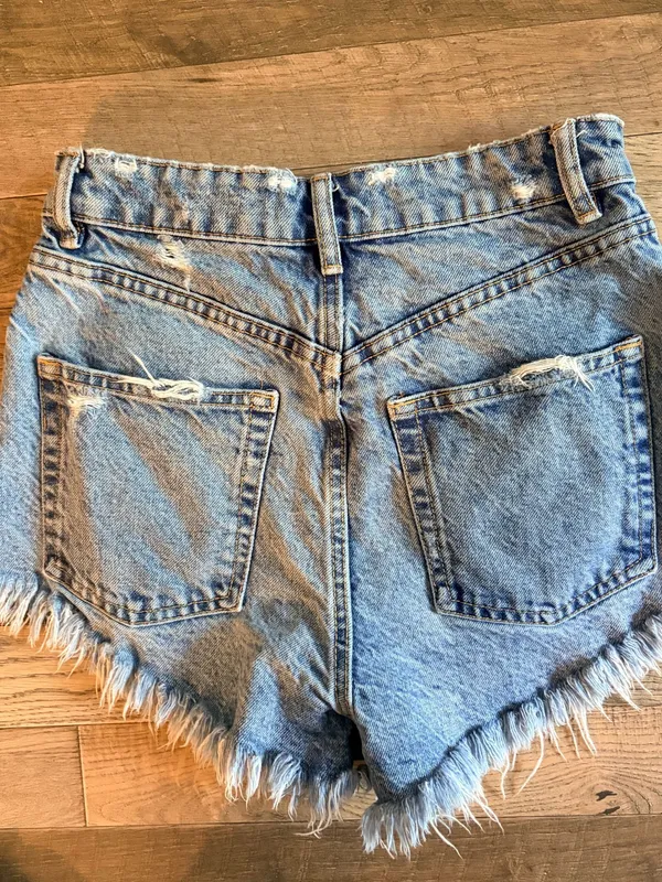 Zara Women’s Jean Shorts  - Image 3