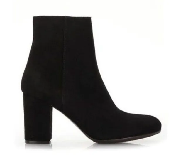 Via Roma Black Suede Ankle Boot 2.5’ Heel Black Womens Size 8 EUC - Image 2