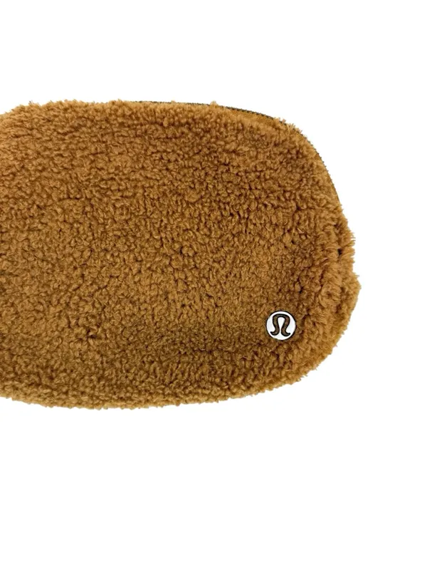 Lululemon Everywhere Belt Bag‎ 1L Fleece Burnt Caramel Sherpa - Image 2