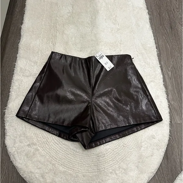 Abercrombie Stretch vegan glossy leather micro short - Image 7
