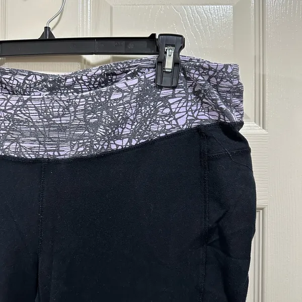 Old Navy active straight leg black yoga pants size XXL - Image 2
