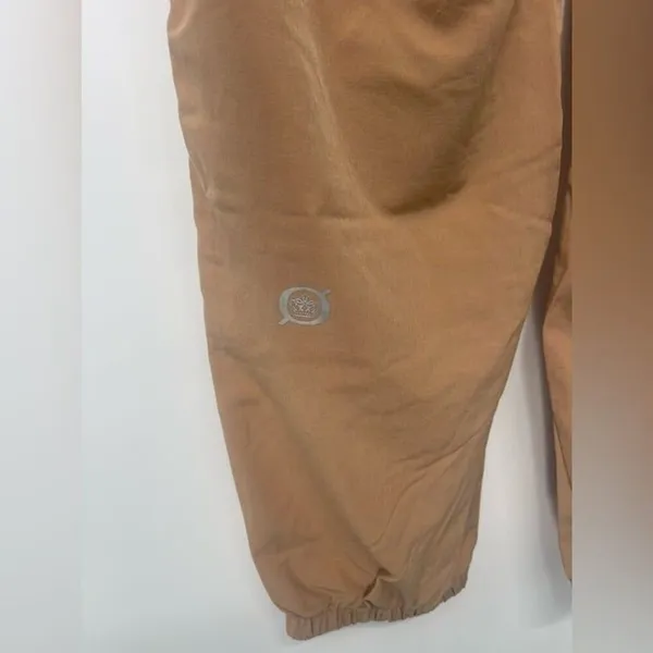 New Born outdoor size small woman's pants beige‎ with crouch ankle bottoms - Image 6