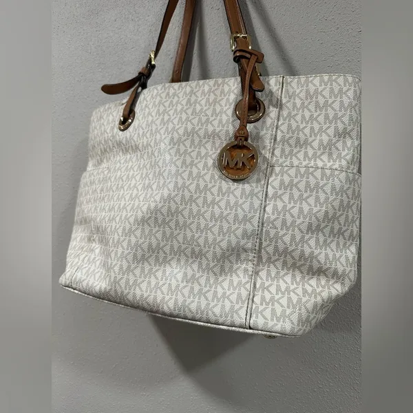 Michael Kors Jet Set - Image 2