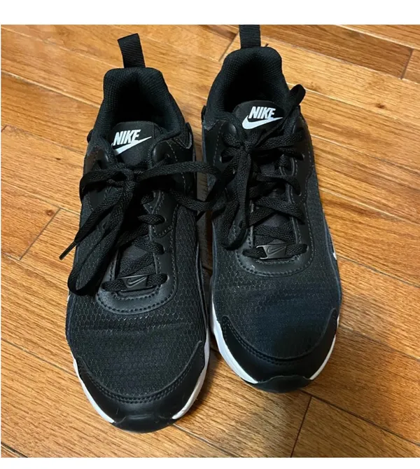 Nike RYZ Sneakers - Image 3