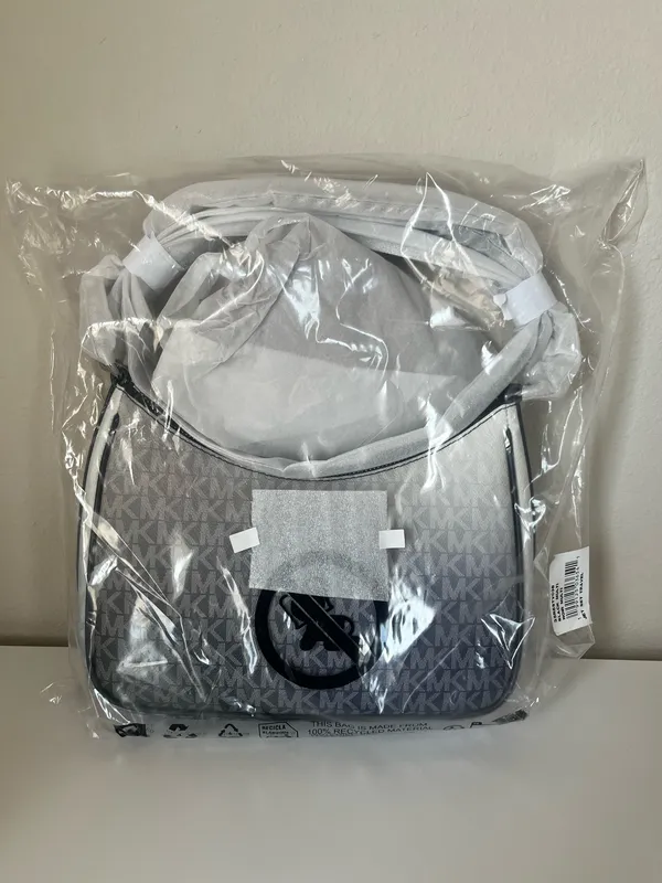 Michael Kors Jet Set Travel Large Pouchette Crossbody - Image 14