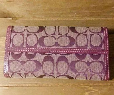 Coach women's wallet with credit card slots 8 length 4 wide - Image 3