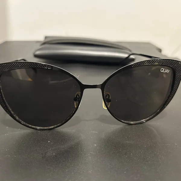 Quay Australia Black Modern Oval Sunglasses - Image 7