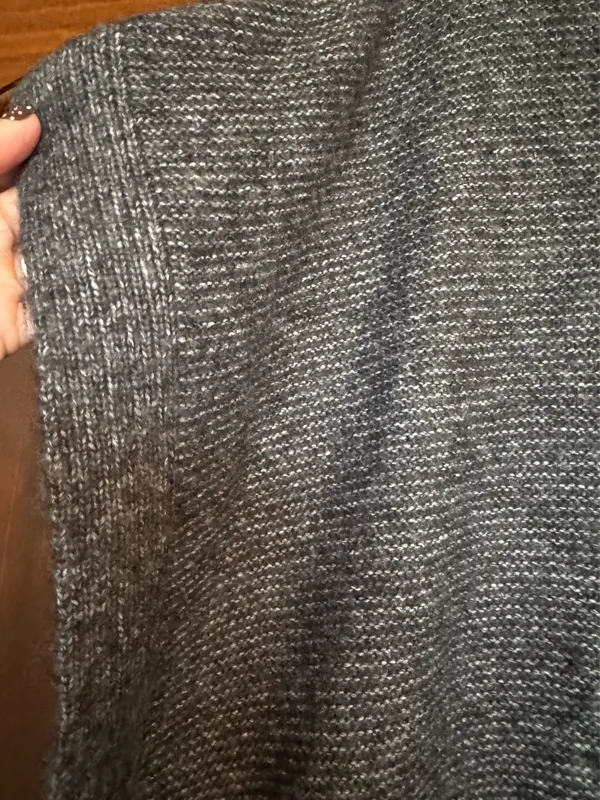 Universal Threads sweater - Image 2