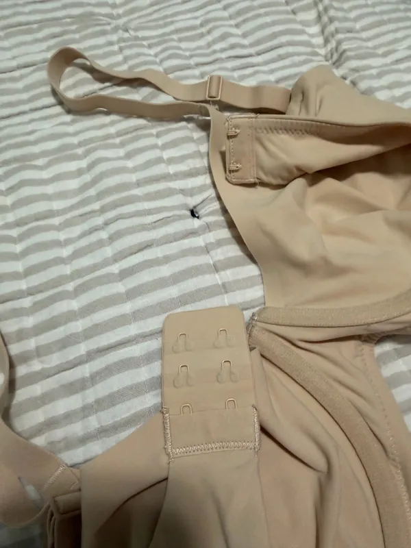 SKIMS Bra - Image 4