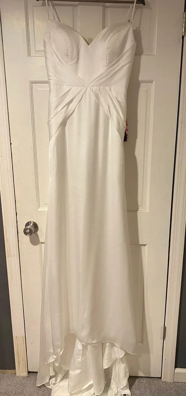 White Formal Dress Size 4 - Image 8