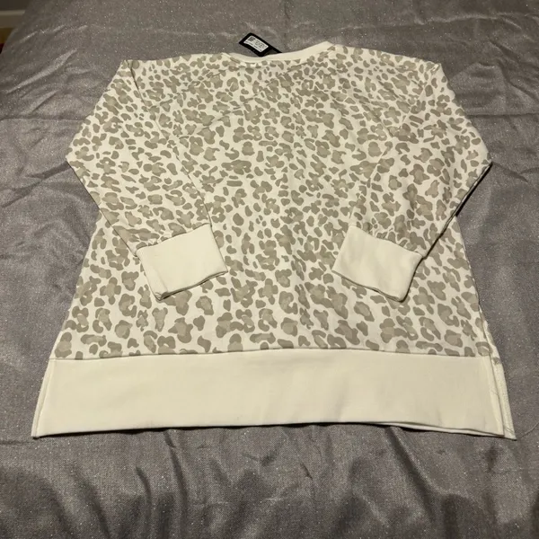 Gameday Couture Detroit Lions Leopard Print Sweatshirt NWT - Image 2