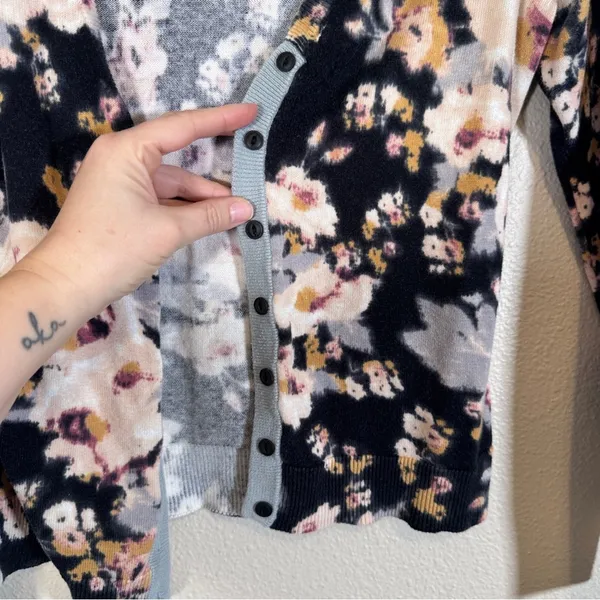 Anthropologie Tabitha Black Pink Floral Print Cardigan Sweater Womens S Buttons - Image 6