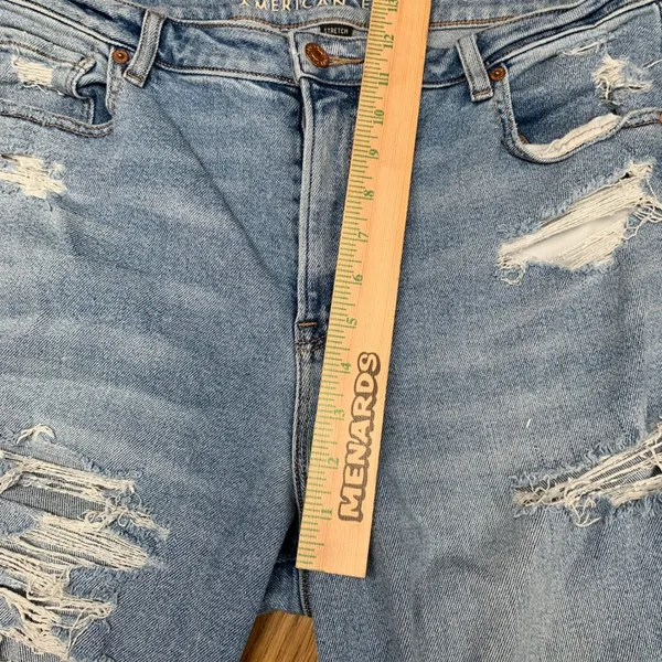 American Eagle Women Mom Jean Light Wash Distressed Ripped Denim Size 14 Regular - Image 4