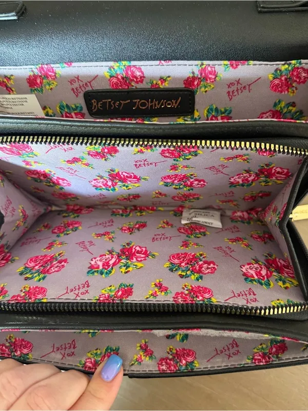 NWOT Betsey Johnson Floral Paisley Bow Crossbody Wallet Bag Black Gold Chain - Image 6