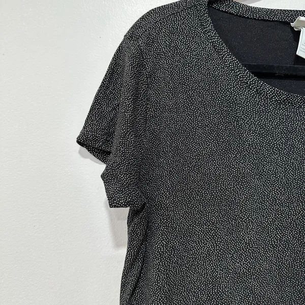 basic top  Size Medium - Image 3