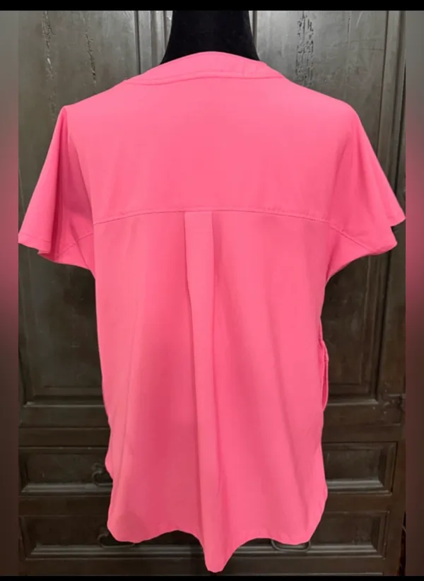 Climate Right by Cuddl Duds Pink Short sleeve Scrub - Size Medium - Image 2