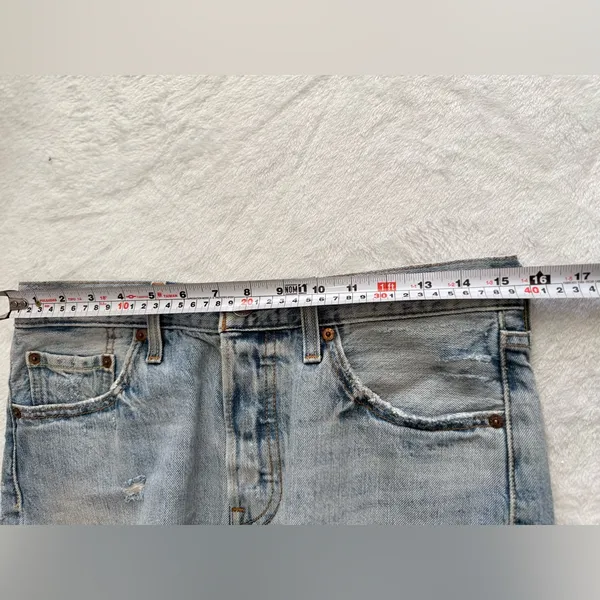 Levi’s 501 Distressed Denim Shorts Light Wash Frayed Hem Button Fly - Image 7