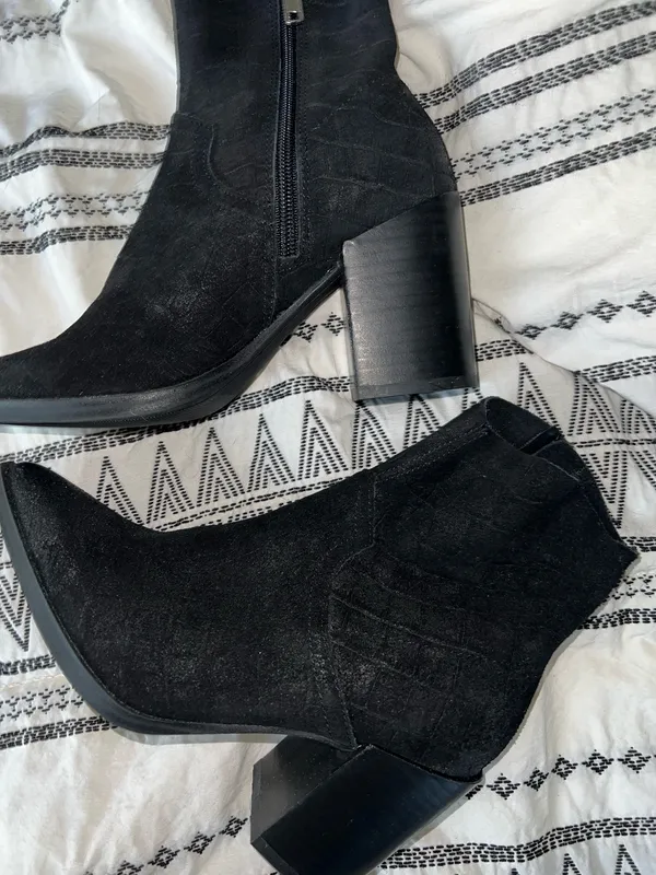 Steve Madden Black Heeled Boots - Image 2