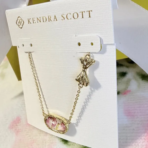 Kendra Scott x Love Shack Fancy Elisa Pink Bloom Floral Bow Necklace - Image 5