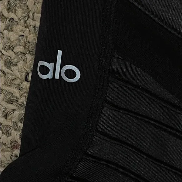 Alo Yoga Leggings - Image 3