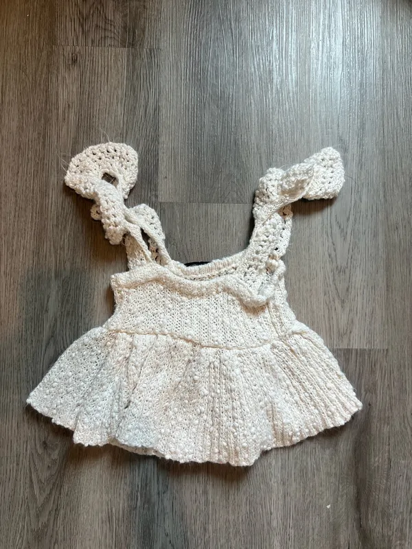 Kimchi Blue Crochet White Open Back Ruffle Tank Top XS - Image 2