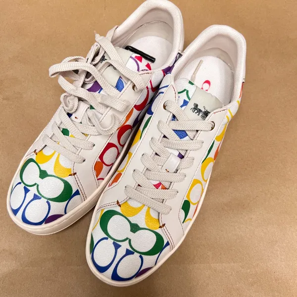coach Clip Low Top Sneaker In Rainbow Signature Canvas CI898 FOR MEN - Image 2