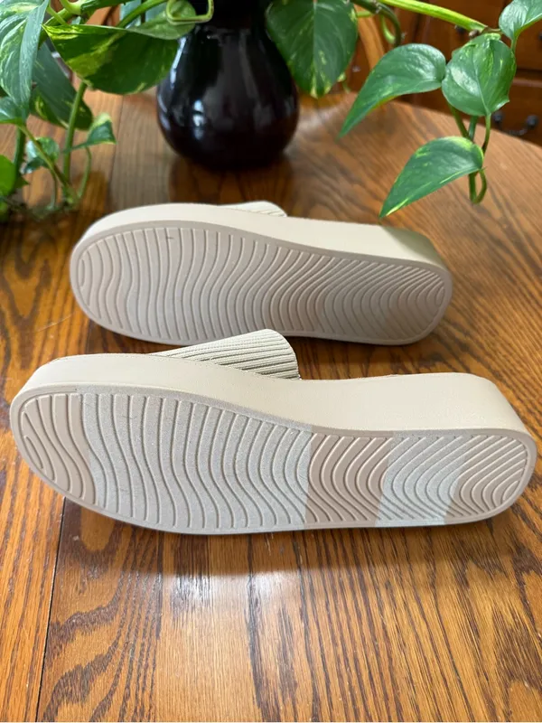 Cushionaire Taupe Weave Ribbed Platform Slide Sandals Beige Tan Size 9 New - Image 4