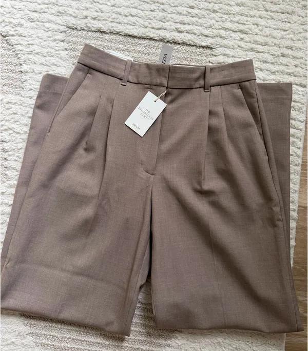 Aritzia Effortless Pants - Image 2