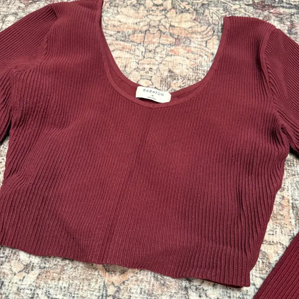 Aritzia Babaton Sculpt Knit Scoopneck Longsleeve‎ – Burgundy Maroon – Size M - Image 3