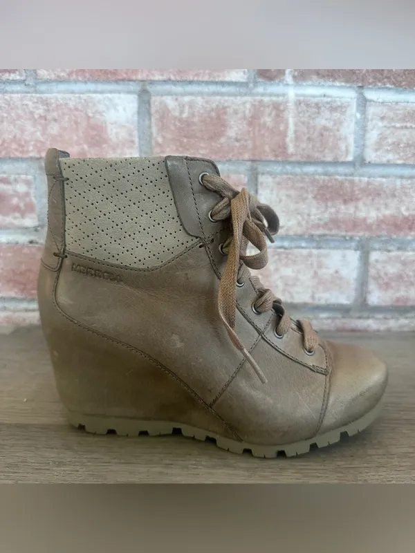 Merrell Hidden Wedge Boots Booties Women’s 5.5 Gorpcore Outdoor Fall Taupe - Image 4