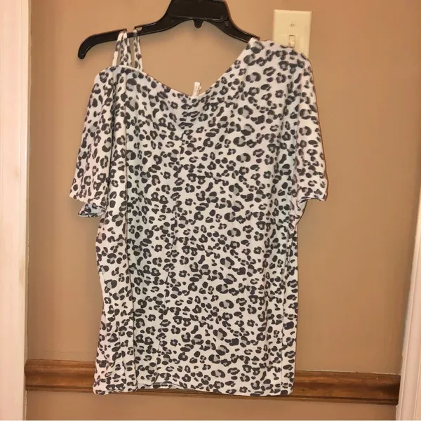 Bini Cheetah Print Strappy Off Shoulder Knit‎ Top Grey Medium - Image 3