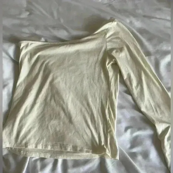 COPY - White one sleeved top - Image 4