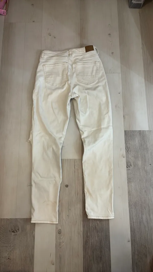 American Eagle White Beige Ripped Jeans 4 Extra Long - Image 2