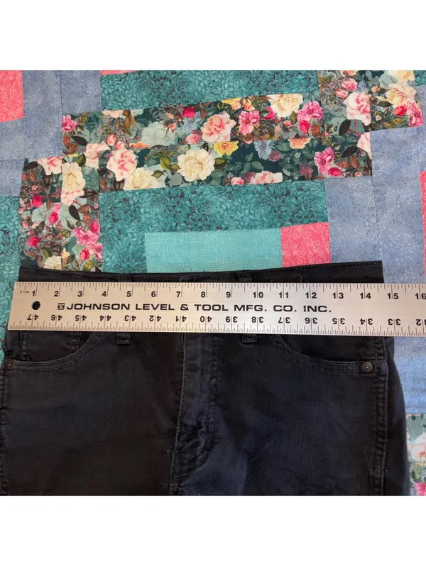 Madewell Woman’s Size 28 High Rise Shorts Black Denim Summer Cutoff Shorts - Image 8