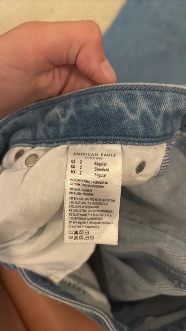 American Eagle Jeans - Image 4