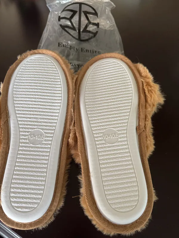 New Empty Entire faux fur slippers size 10-10.5 - Image 3