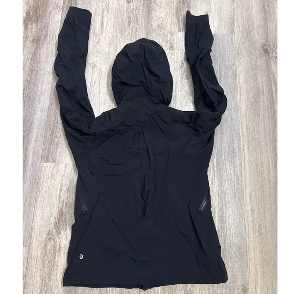 Lululemon‎ Make It Rain Running Jacket Black Hooded Zip Windbreaker Size 4 - Image 4