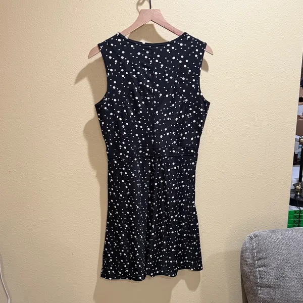 Title Nine Size Medium Black Dress with White Polka Dots - Image 4