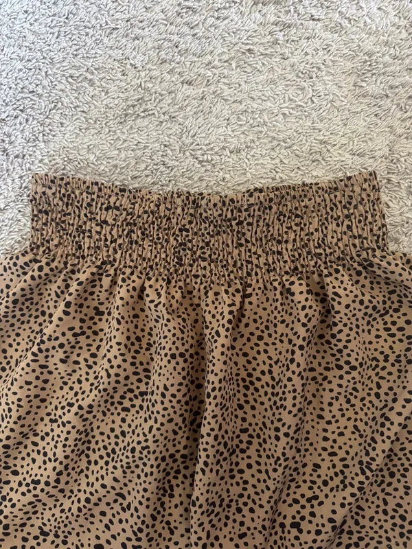 SHEIN Brown and Black Spotted High Waist Smocked Shorts / BB5 - Image 2