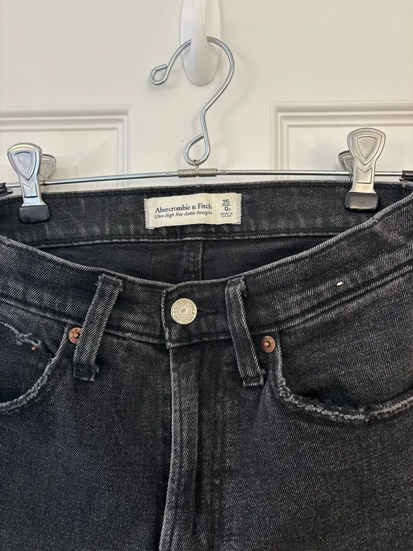 Abercrombie Ultra High-Rise Straight Ankle Jeans - Image 2