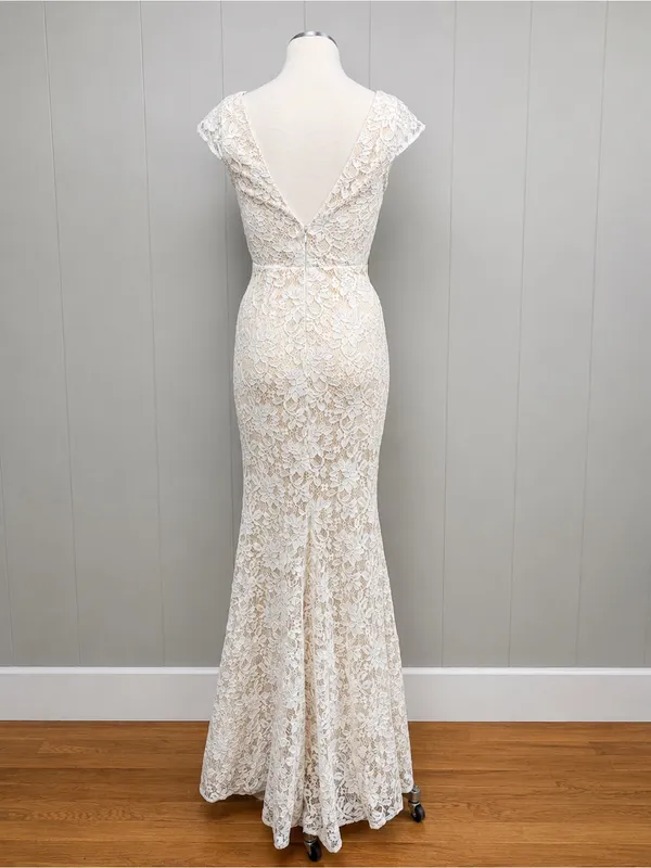 Lulus NWT Ivory Lace Mermaid Wedding Gown XXS Deep V Bridal Dress - Image 3