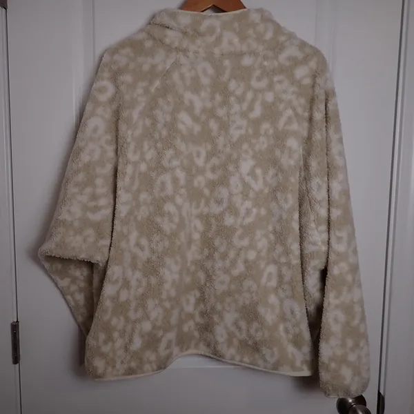 All in Motion Women's Sherpa Cropped Jacket - Beige and white leopard size XXL - Image 3