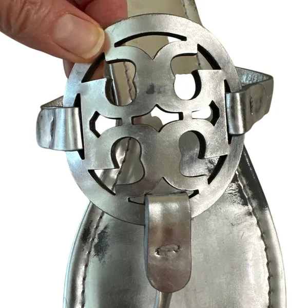 Tory Burch Miller Sandals Silver Metallic Finish Leather 9.5 Logo‎ - Image 14