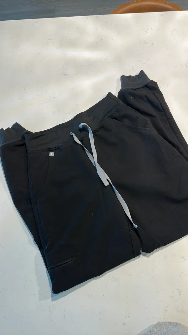 FIGS Scrub Pants Zamora Jogger - Image 3