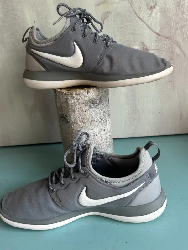 Nike Roshe Two GS Youth Size 5 Women's Size 6.5 Lifestyle Sneakers - Image 4