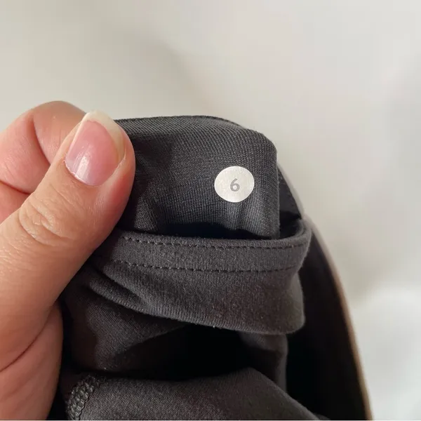 Lululemon Gray Flare Leggings Size 6‎ - Image 5