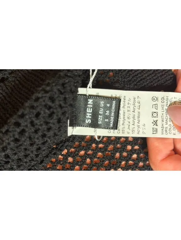 Size S Black open-knit cropped sweater a large white star - Image 4