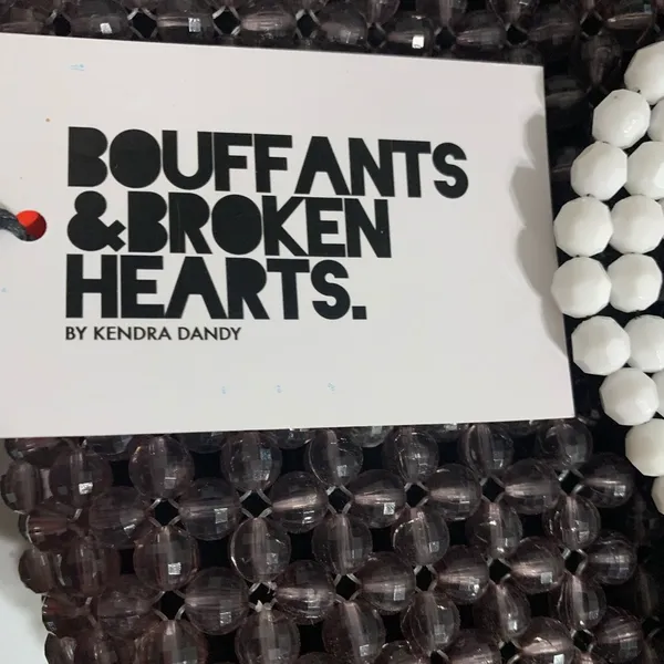 Kendra Dandy NWT Bouffants & Broken Hearts TikTok Viral Beaded Skull Purse - Image 4
